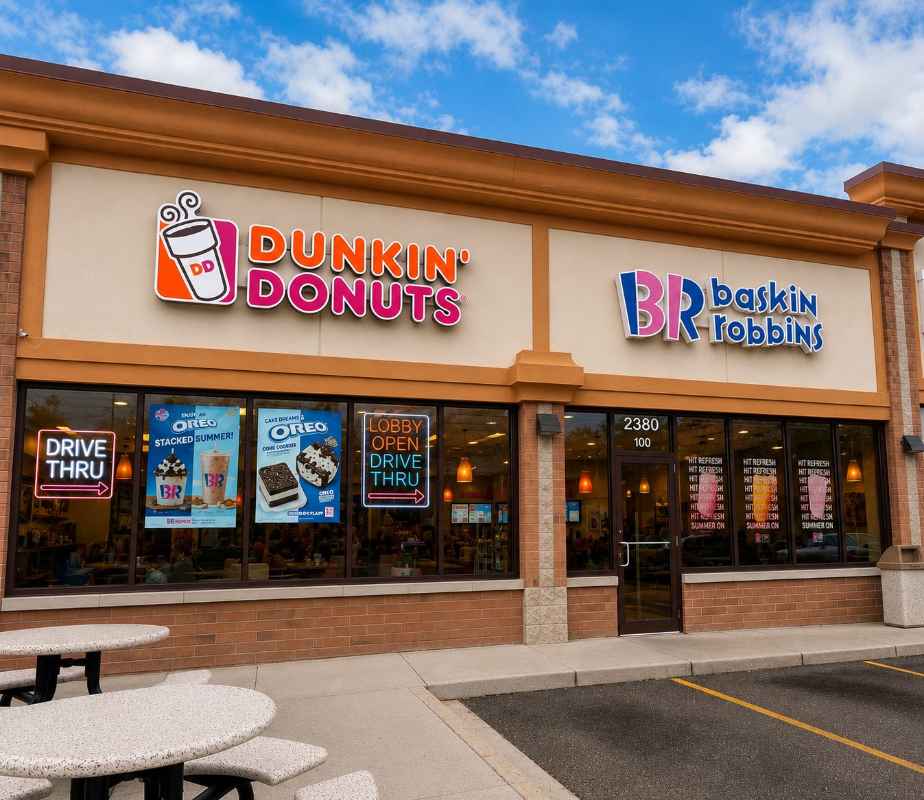 The South Eola Dunkin' and Baskin-Robbins restaurant in Aurora
